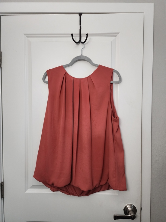 Liz Claiborne Tops - 5/$30 Sleeveless Pleated Bubble-Hem Top in Dusty Rose